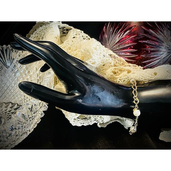 Vintage Richelieu Signed & Stamped Faux Pearl and 12k Gold Filled Bracelet - Picture 3 of 4